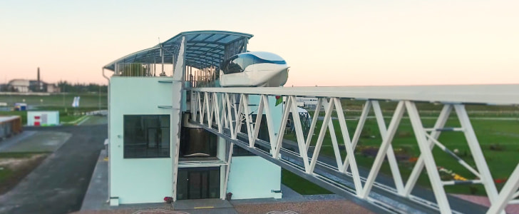 EcoTechnoPark, Maryina Gorka, 2022. uFlash leaves the passenger station EcoTechnoPark, Maryina Gorka, 2022. uFlash leaves the passenger station